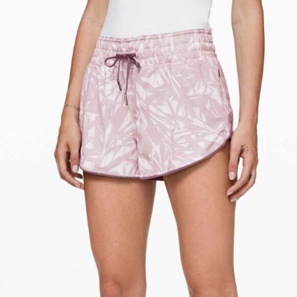 Lululemon Choose A Side Short *Reversible 3" Shadow Leaf Light Ivory Muse / Dust - Picture 6 of 6